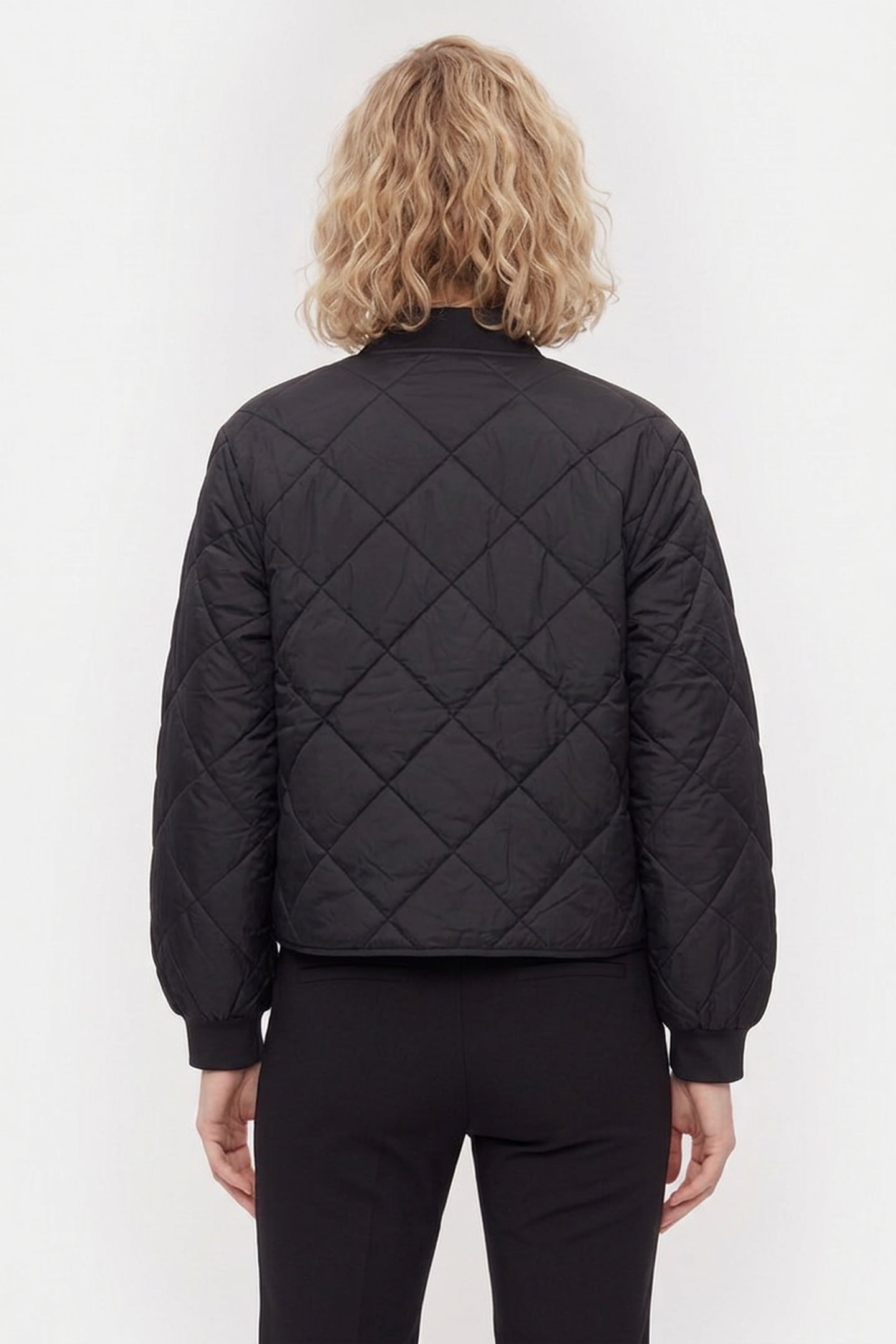 LIGHTWEIGHT QUILTED BLACK 2