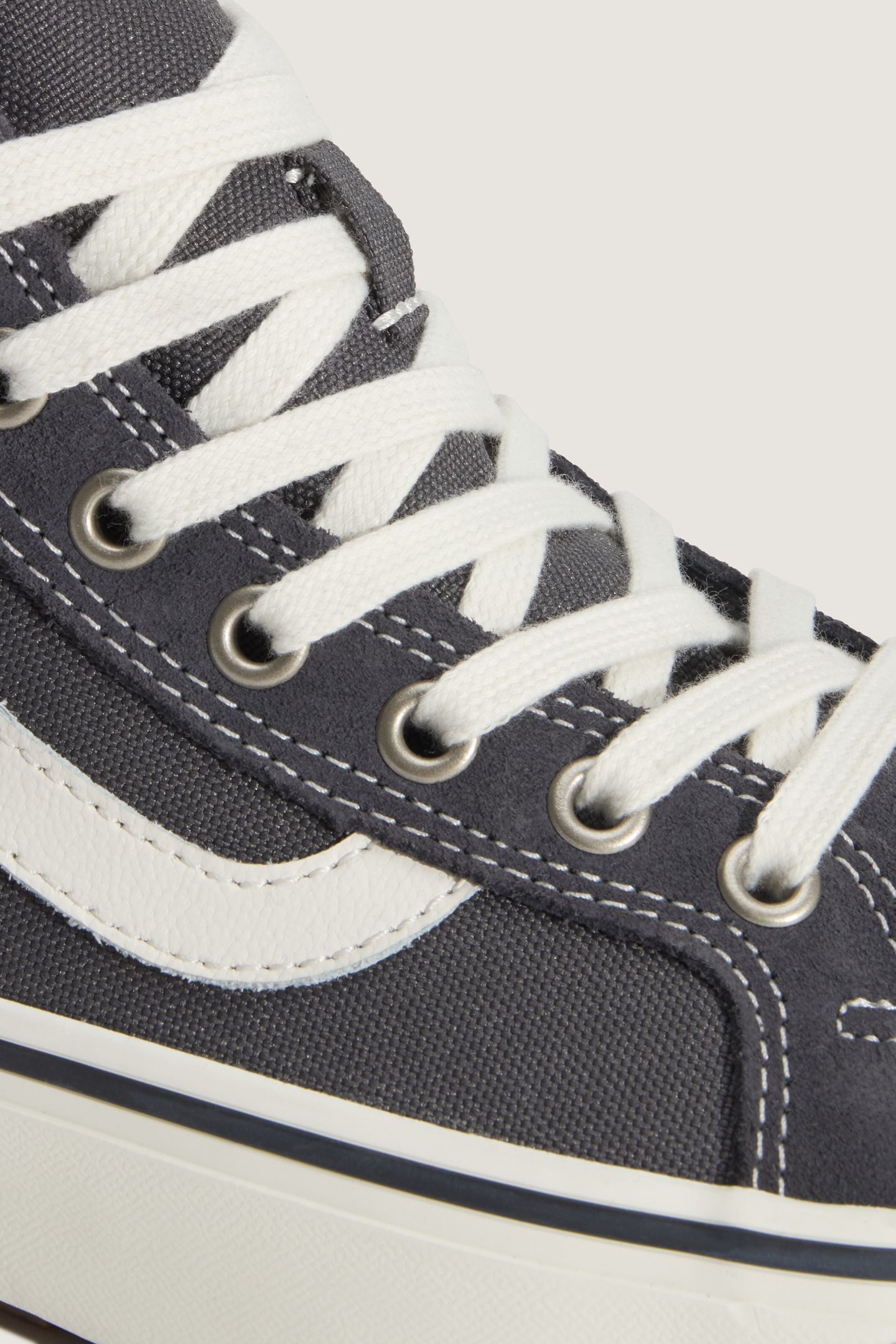 UNISEX SK8-HI INSULATED ASPHALT 5