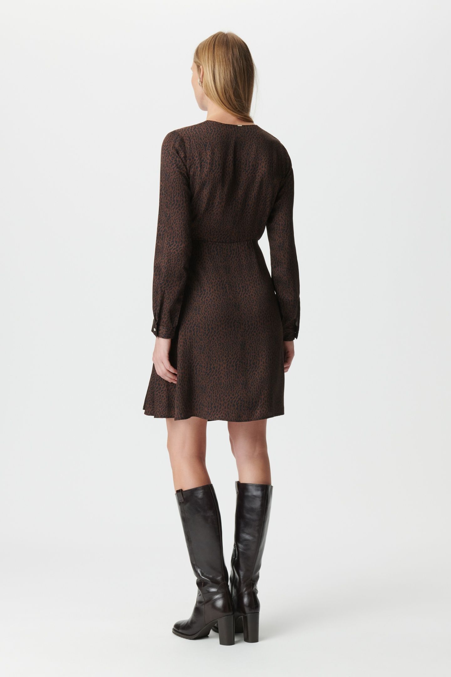 BROWN WRAPAROUND DRESS WITH LEOPARD PRINT 2