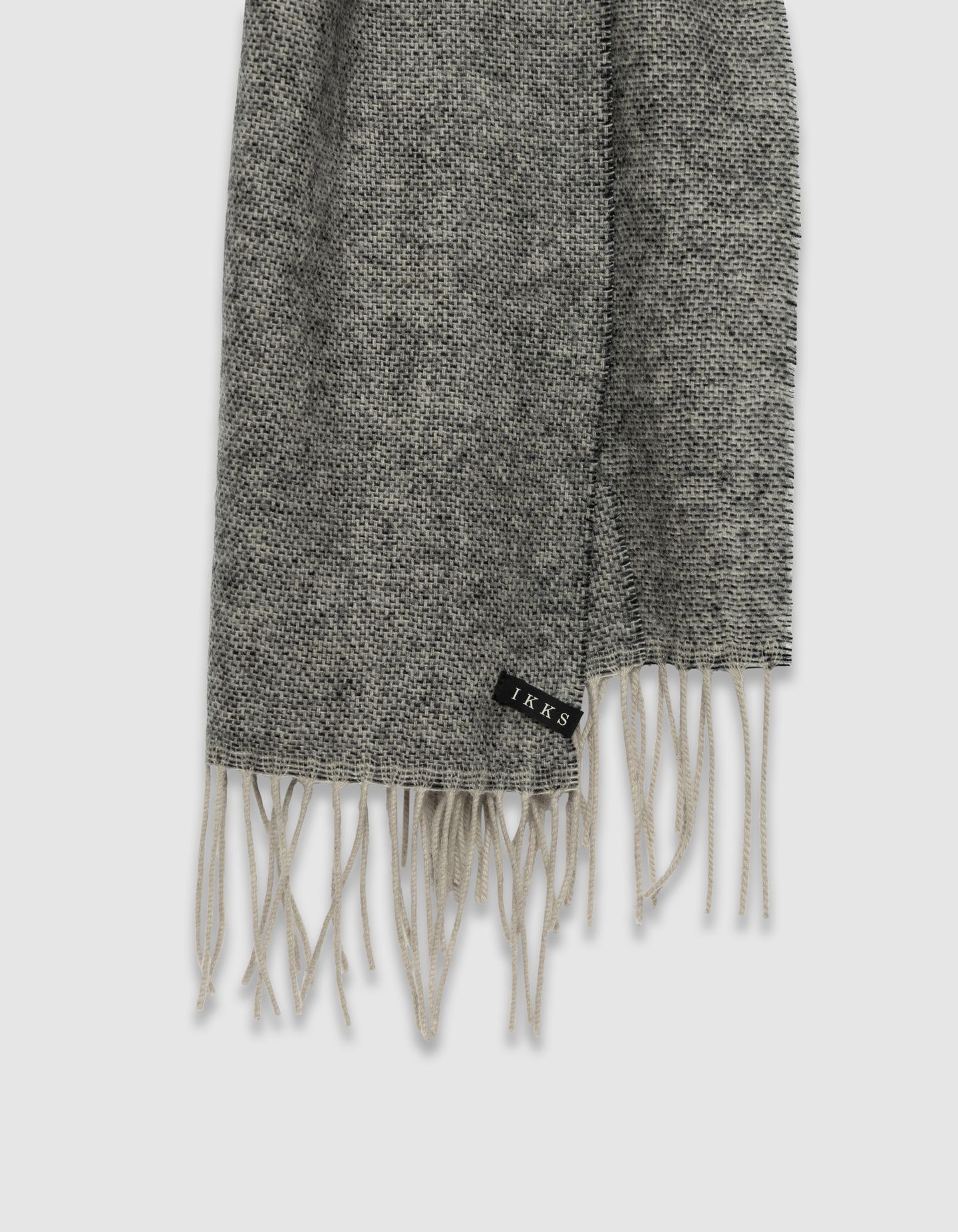 GREY MARL SCARF WITH FRINGES 3