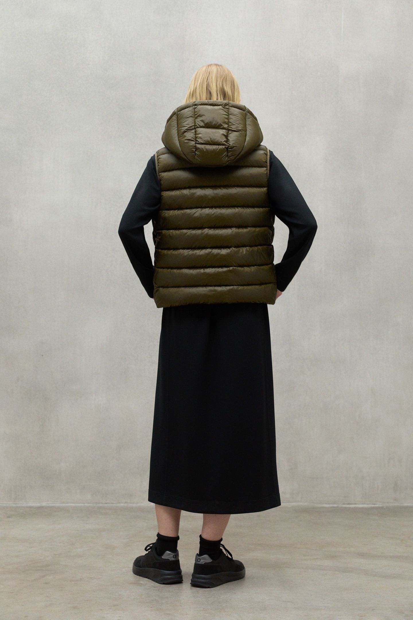 AORAKIALF VEST DARK OLIVE 2