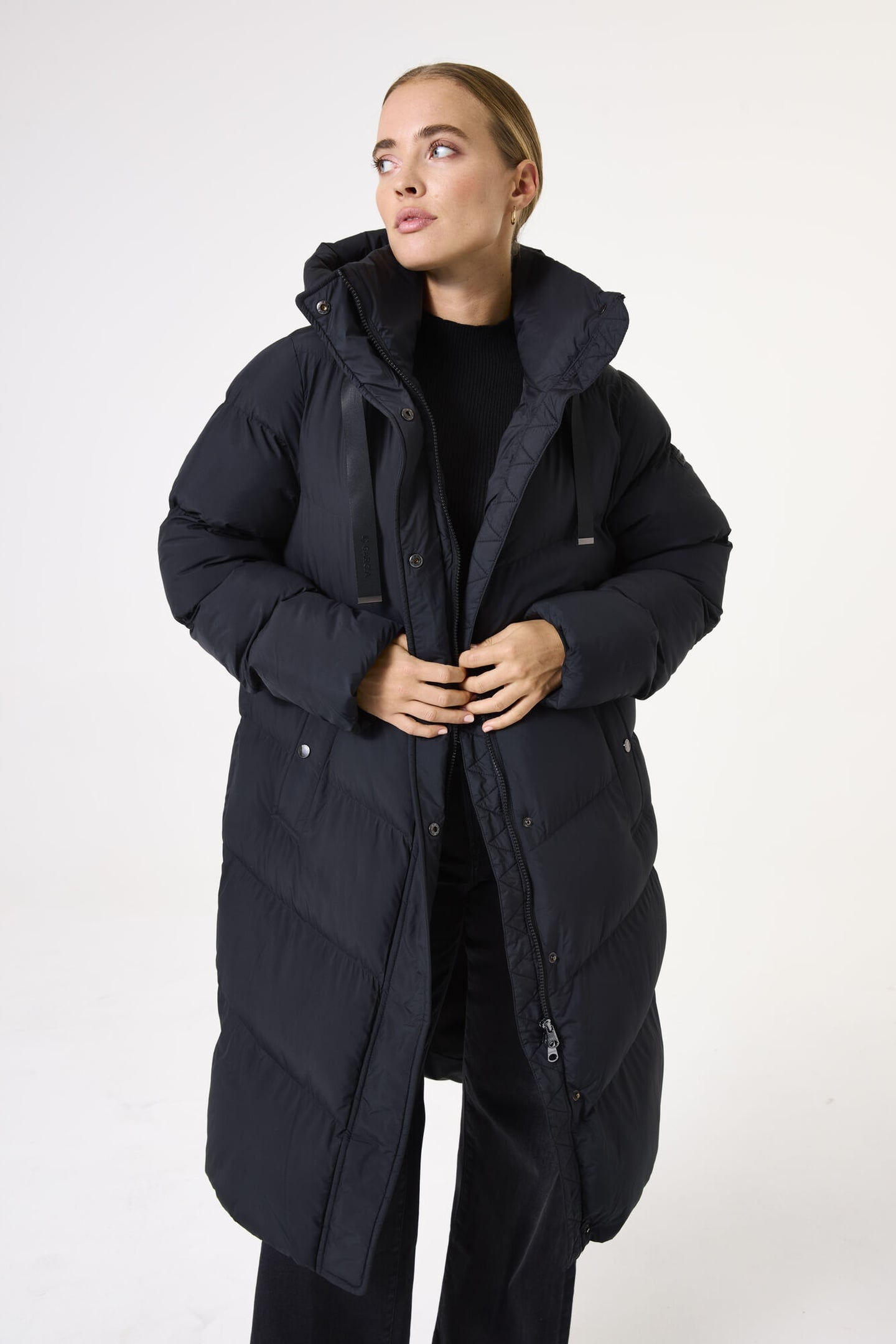 LADIES OUTDOOR JACKET BLACK 2
