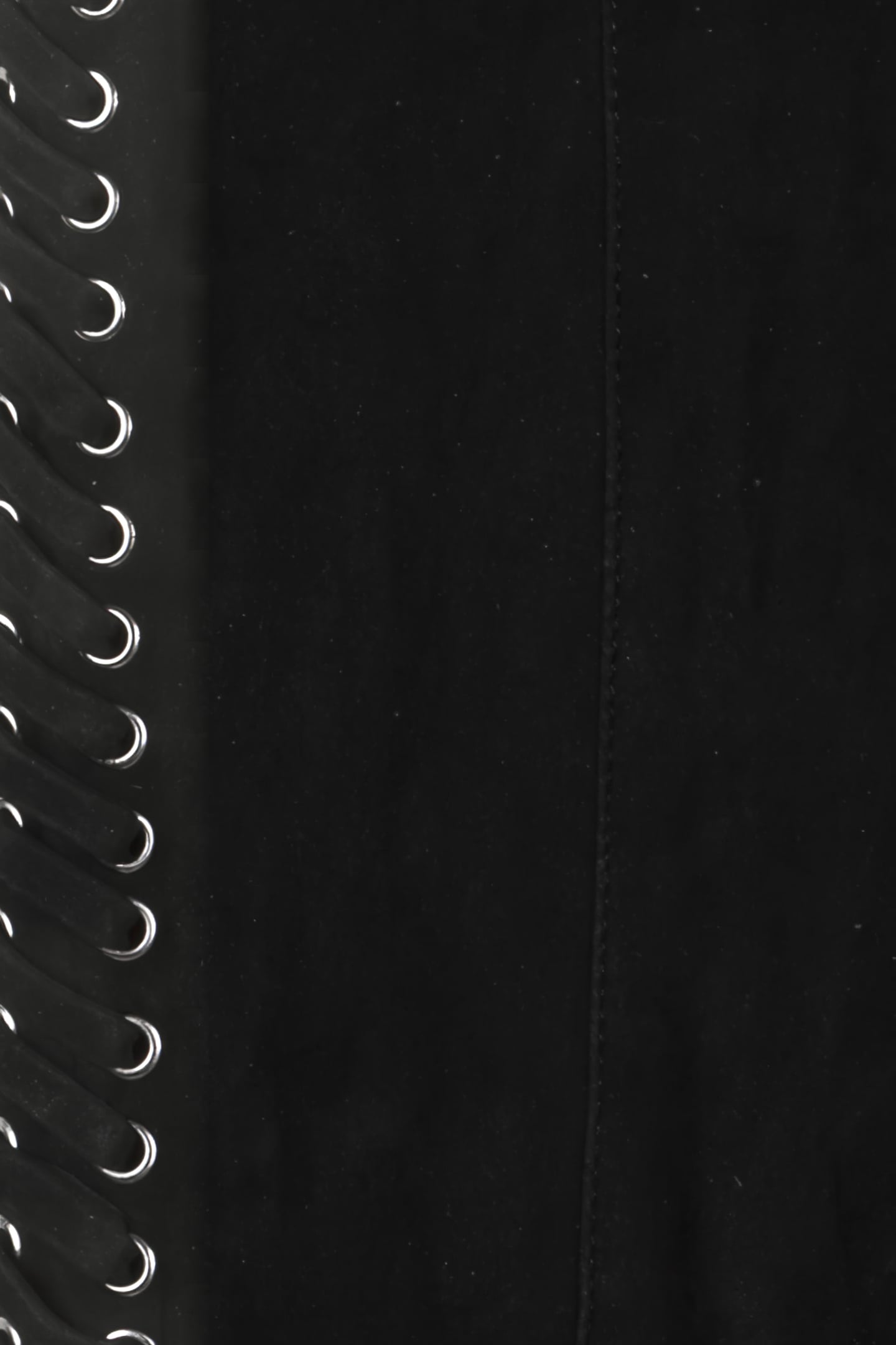 BOTTLEBRUSH BLACK 3