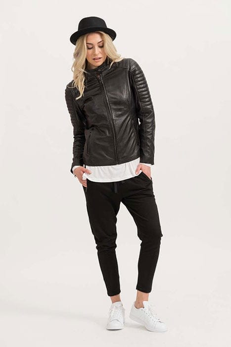 ABIGAIL BLACK 4