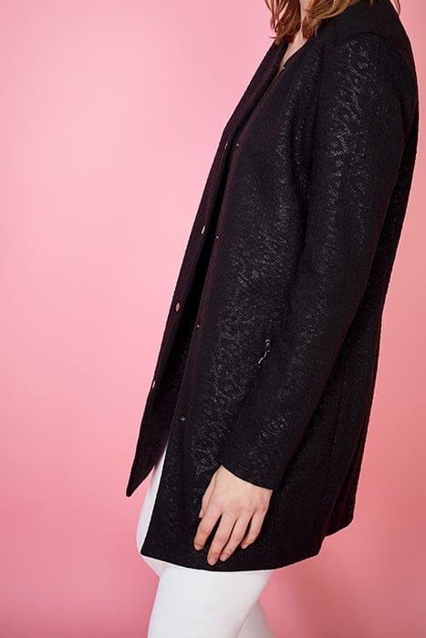 BLACK COAT 4