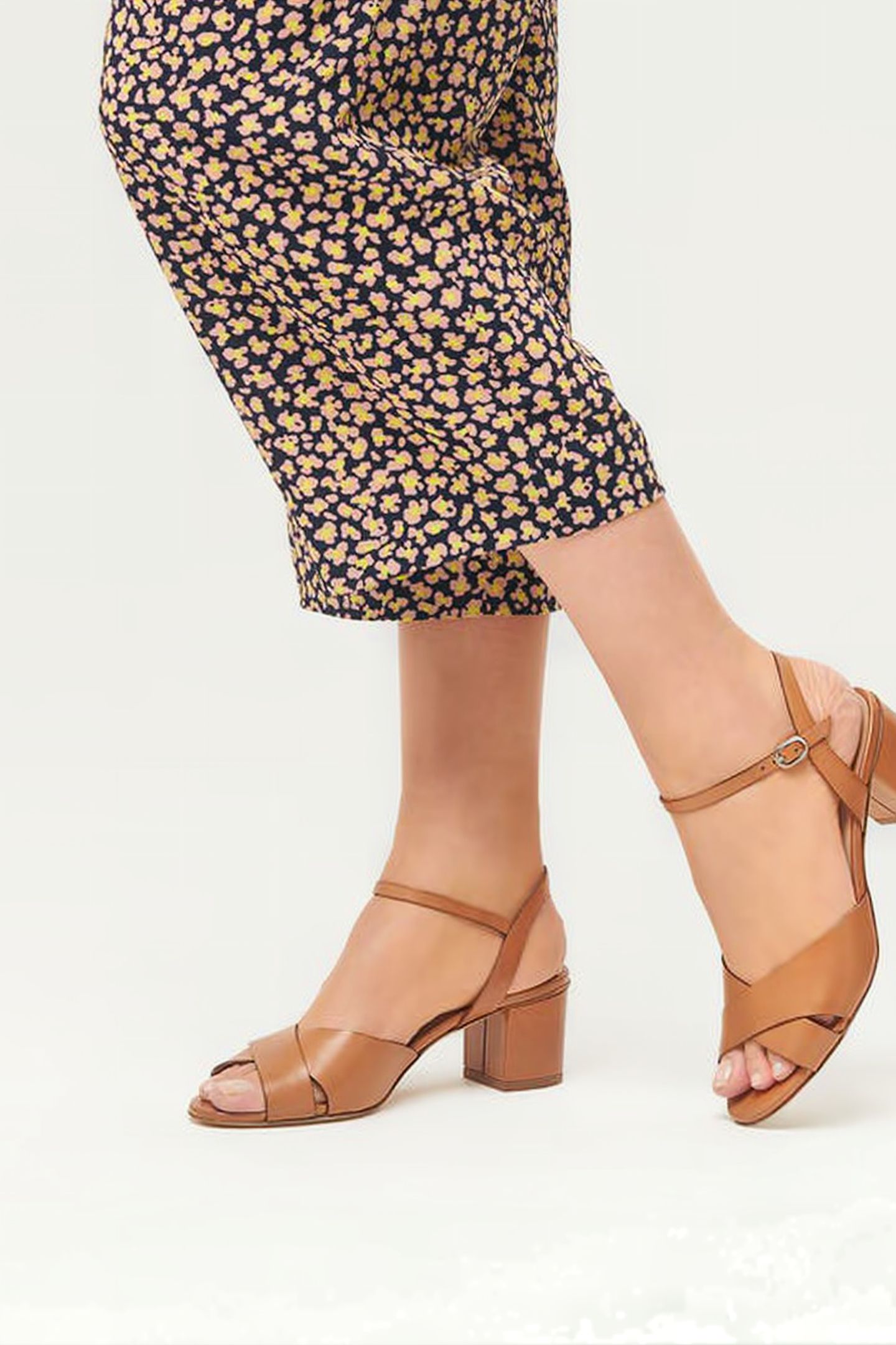 TABITHA SANDAL SADDLE 2