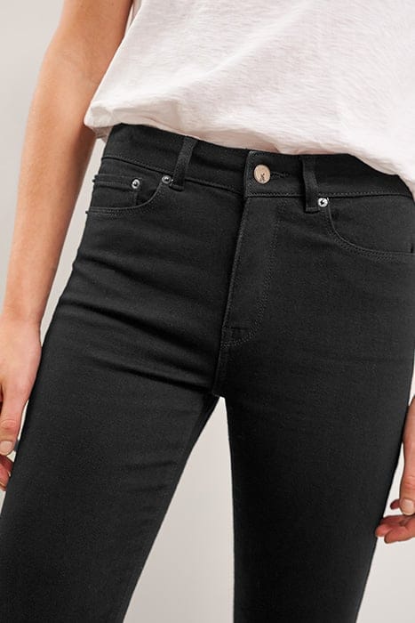 STRAIGHT JEAN BLACK 5