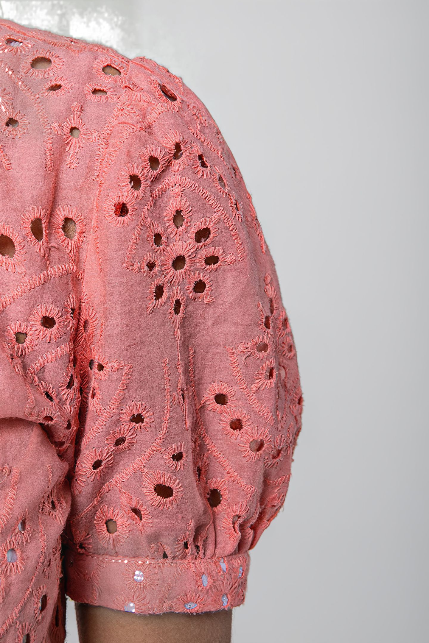 JO BRODERIE ANGLAISE CROPPED BLOUSE PINK 5