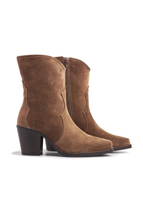 ANIKA CLIFF BROWN 1