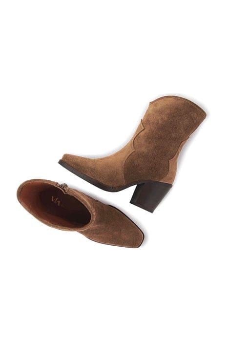 ANIKA CLIFF BROWN 4
