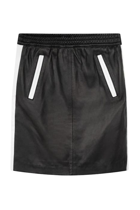 COSMOPOLITAN BLACK 1