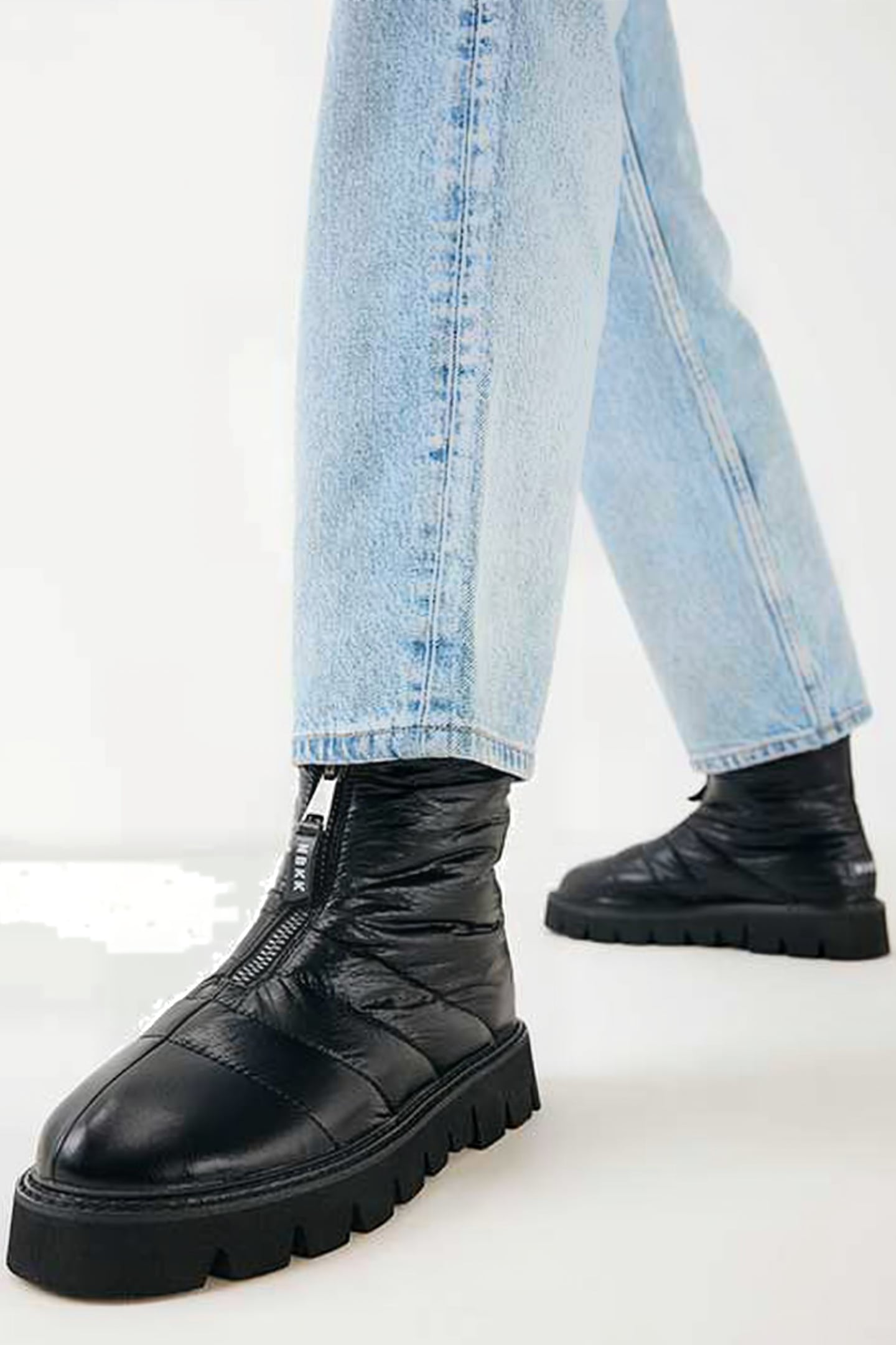 YETI BOOT BLACK ARTIFICIAL 2