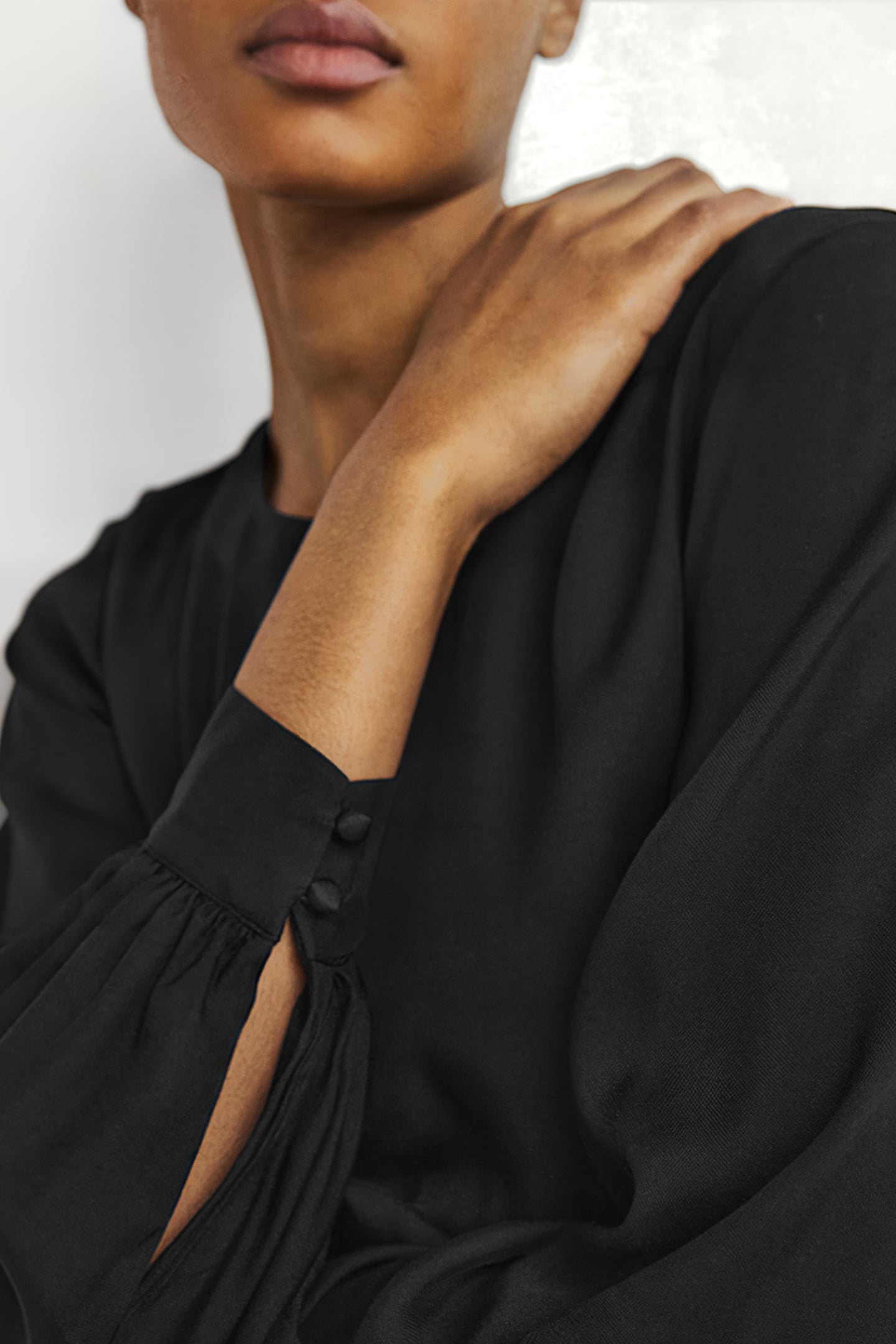 LONG SLEEVE CROP TOP BLK 4