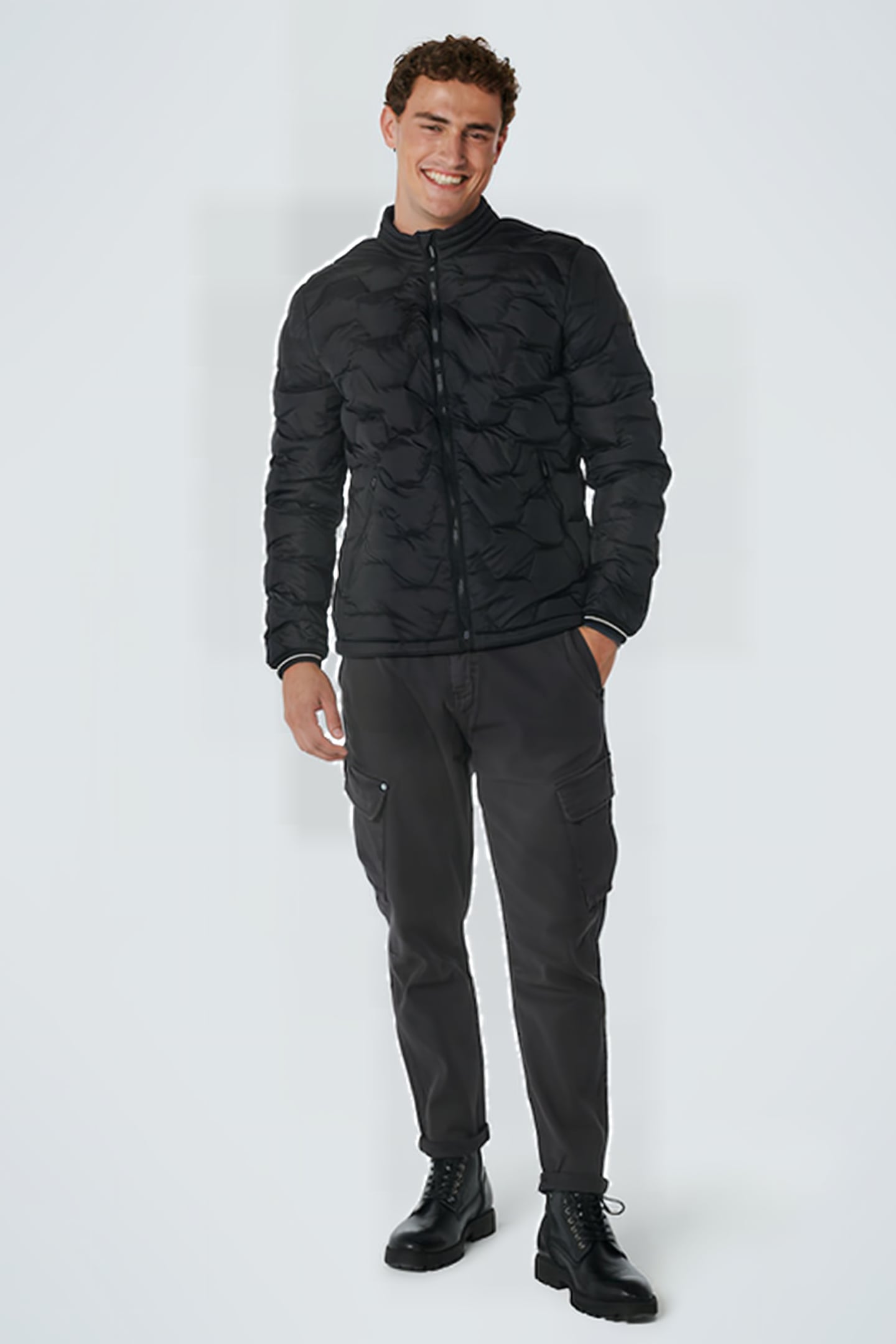 JACKET SHORT FIT PADDED BLACK 4