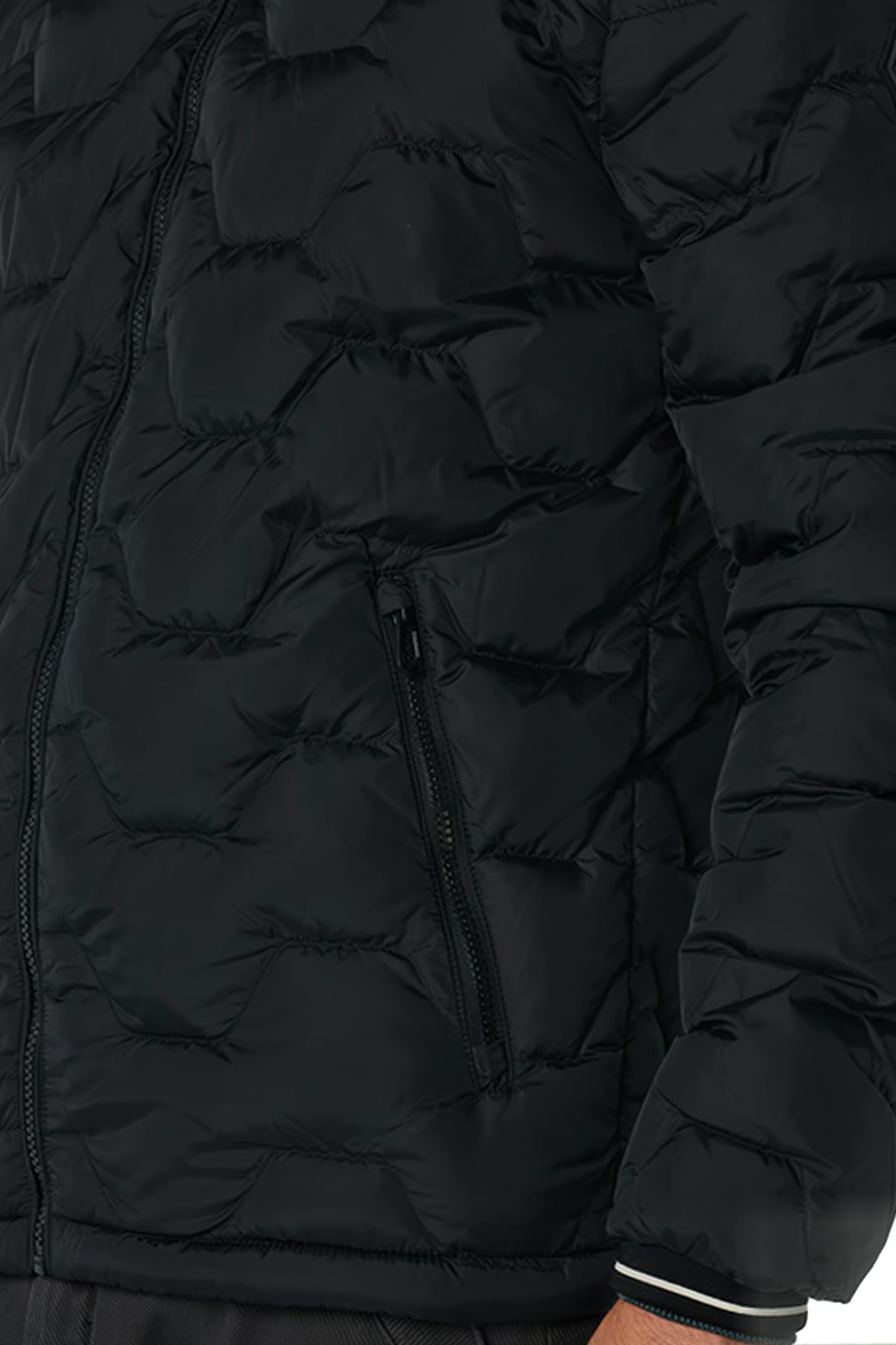 JACKET SHORT FIT PADDED BLACK 5