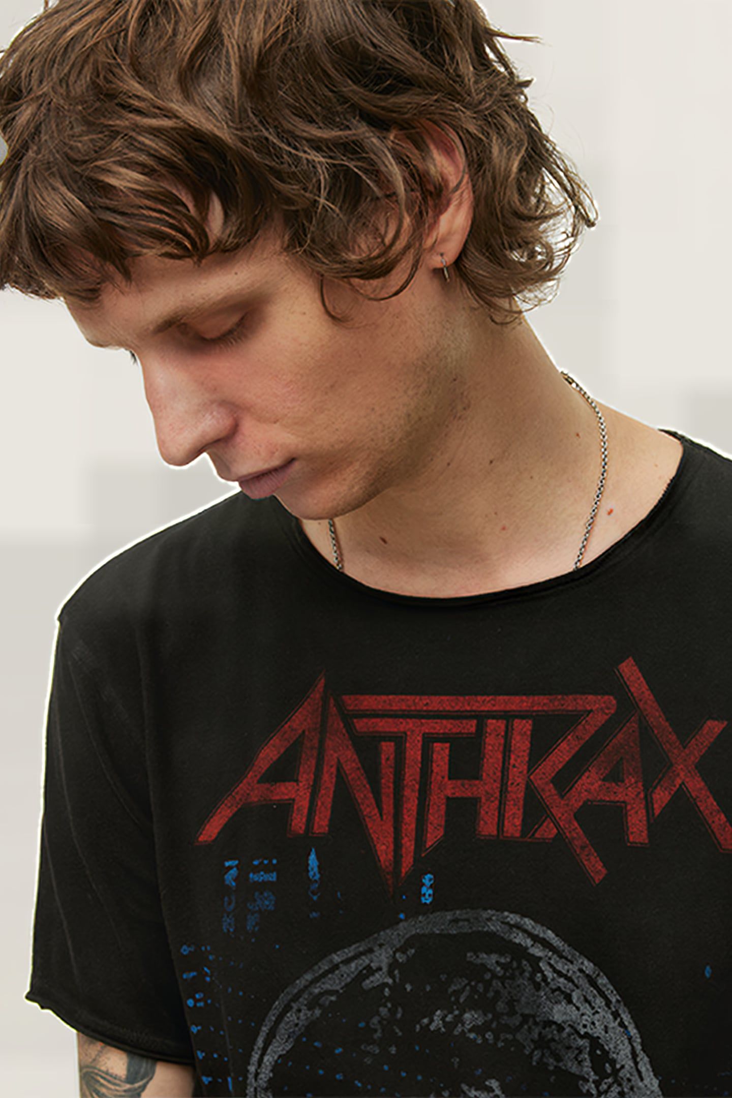 SS RAW EDGE TEE VINTAGE WASH - ANTHRAX WHITE NOISE BLACK 5