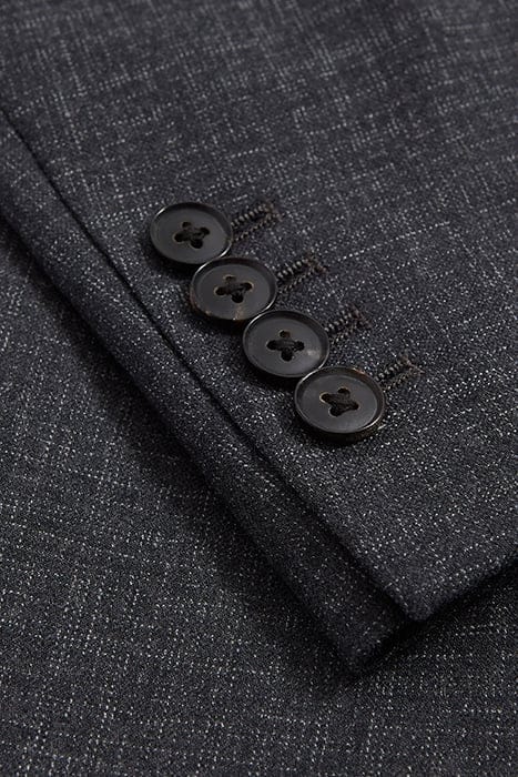 DUNN BLAZER CHARCOAL BLAZER — THE MODEL IS WEARING A SIZE 38 6