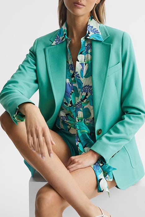 EMBER BLAZER GREEN BLAZER — THE MODEL IS WEARING A SIZE 8 4