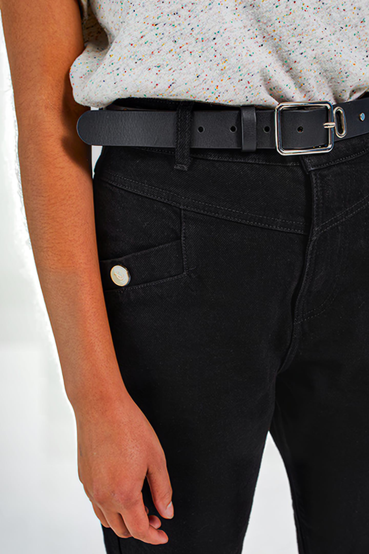GREY SLOUCHY JEANS WITH DECORATIVE BUTTONS 6
