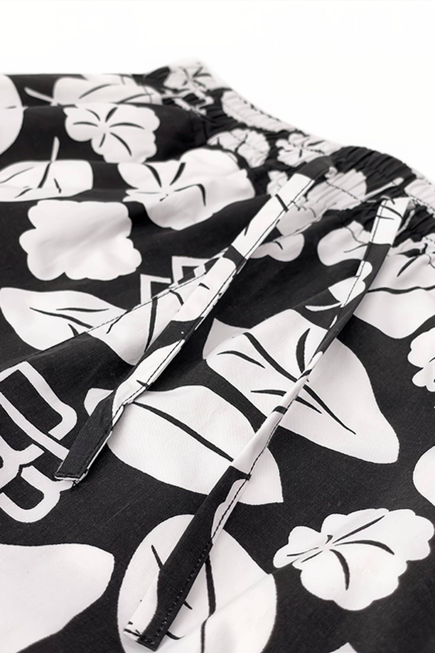 BOHEMIAN SHORTS BLACK/WHITE 4