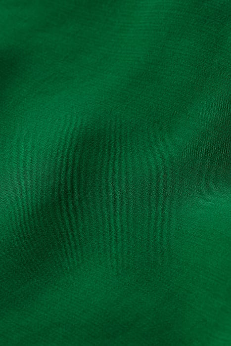 V-NECK TOP WITH LIP SHOULDER DETAIL PINE TREE 3