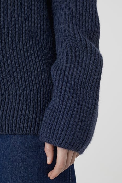 V NECK LONG SLEEVE SPACE BLUE 5