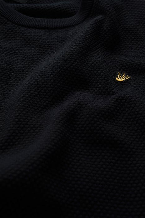 PULLOVER BLACK 6