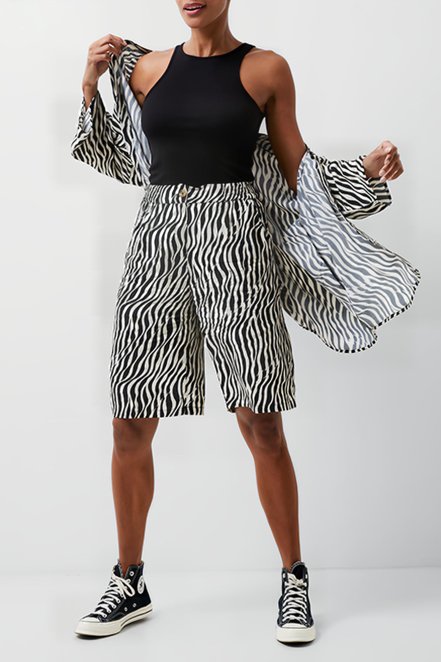 SEINE DELPHINE SHORTS BLACK 8