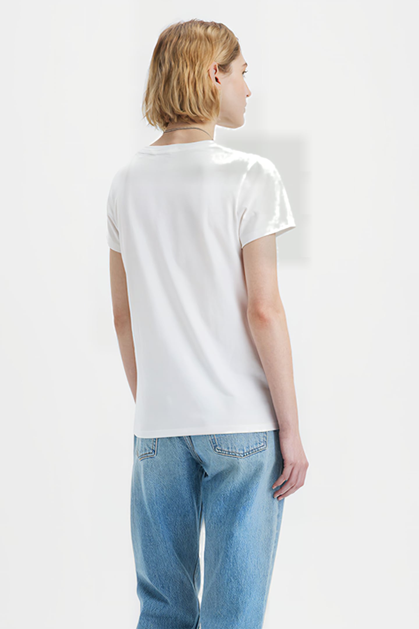 THE T-SHIRT WHITE 2