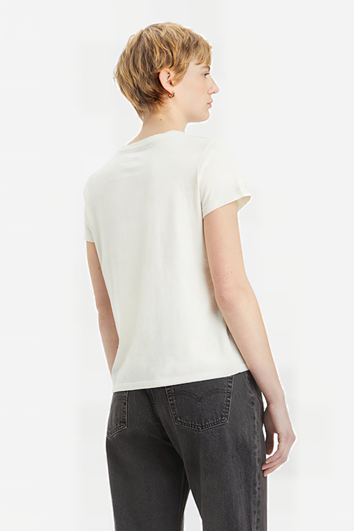 THE T-SHIRT ECRU 2