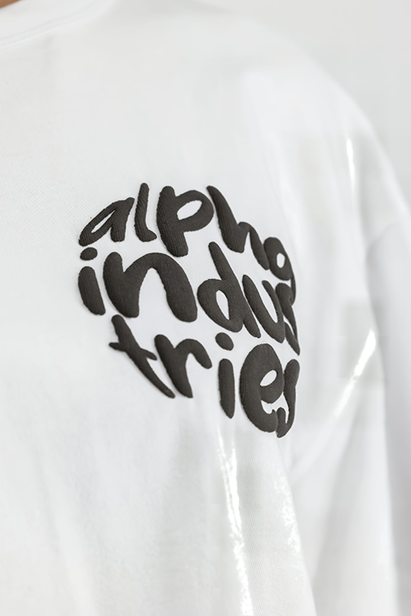 LOGO T WHITE 7