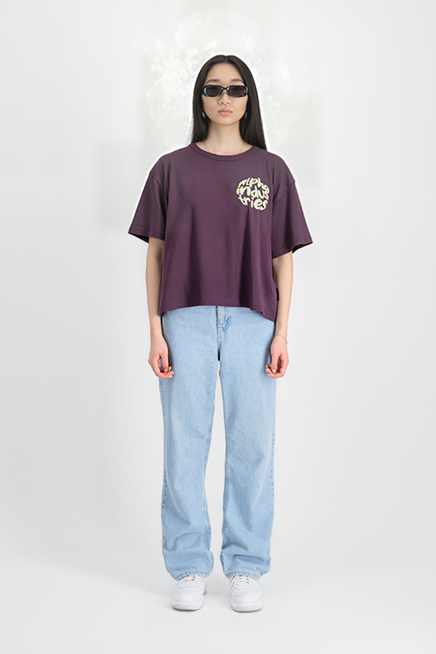 LOGO T PLUM 1
