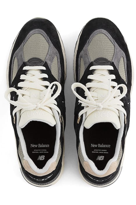 M990TE2 MADE IN USA SNEAKERS IN BLACK 3
