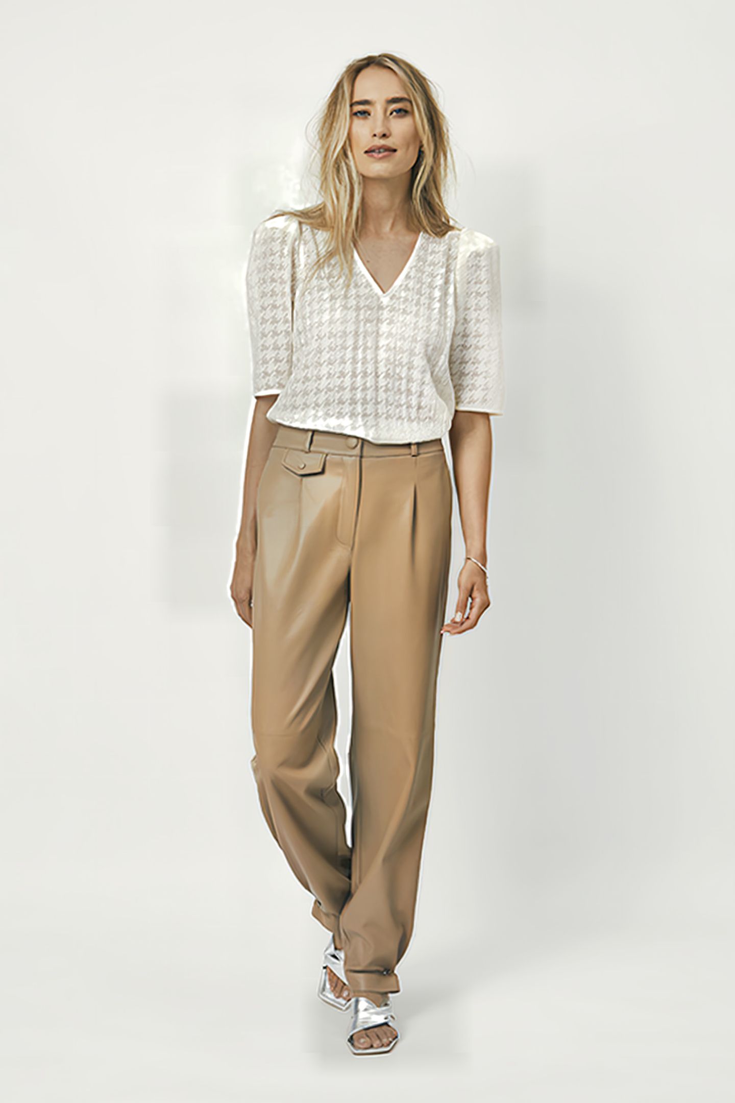 POMONA DETAILED V-NECK TOP BUTTER CREAM 9