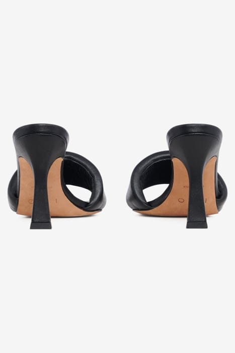 YOLANDA BLACK 4