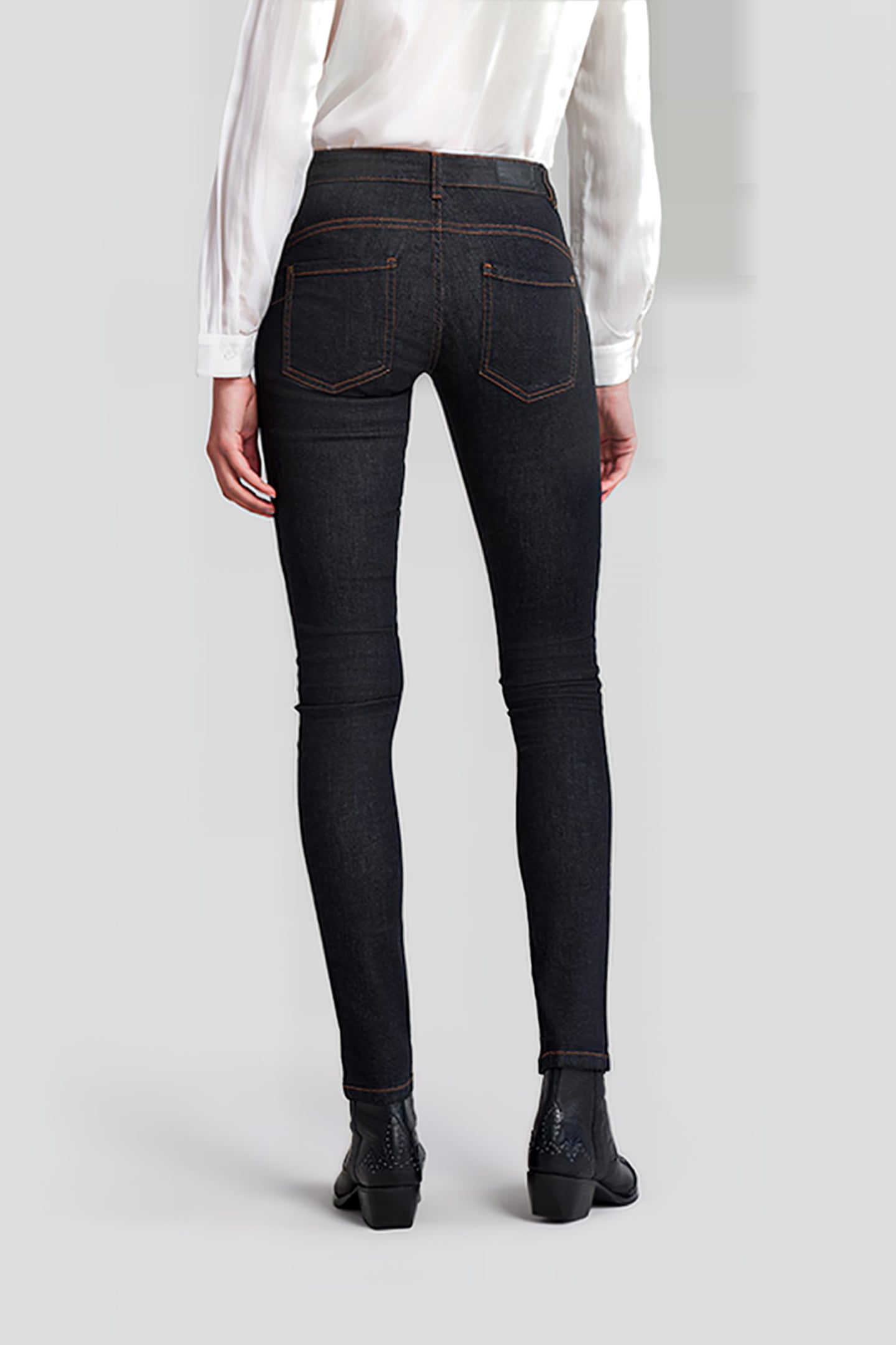 BLACK LOW WAIST SLIM JEANS 2