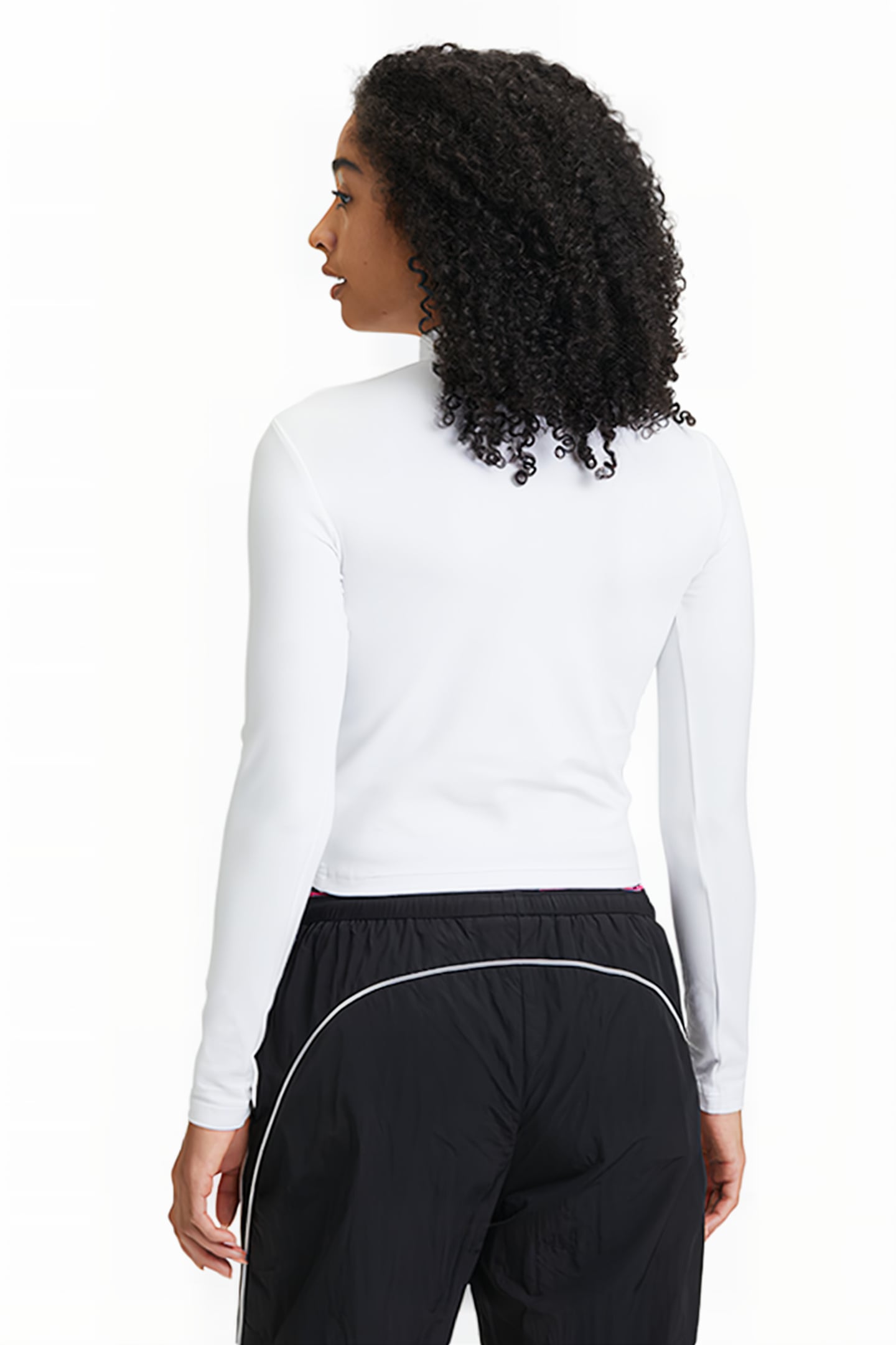 LINNUSE CROPPED TURTLE NECK BRIGHT WHITE 2