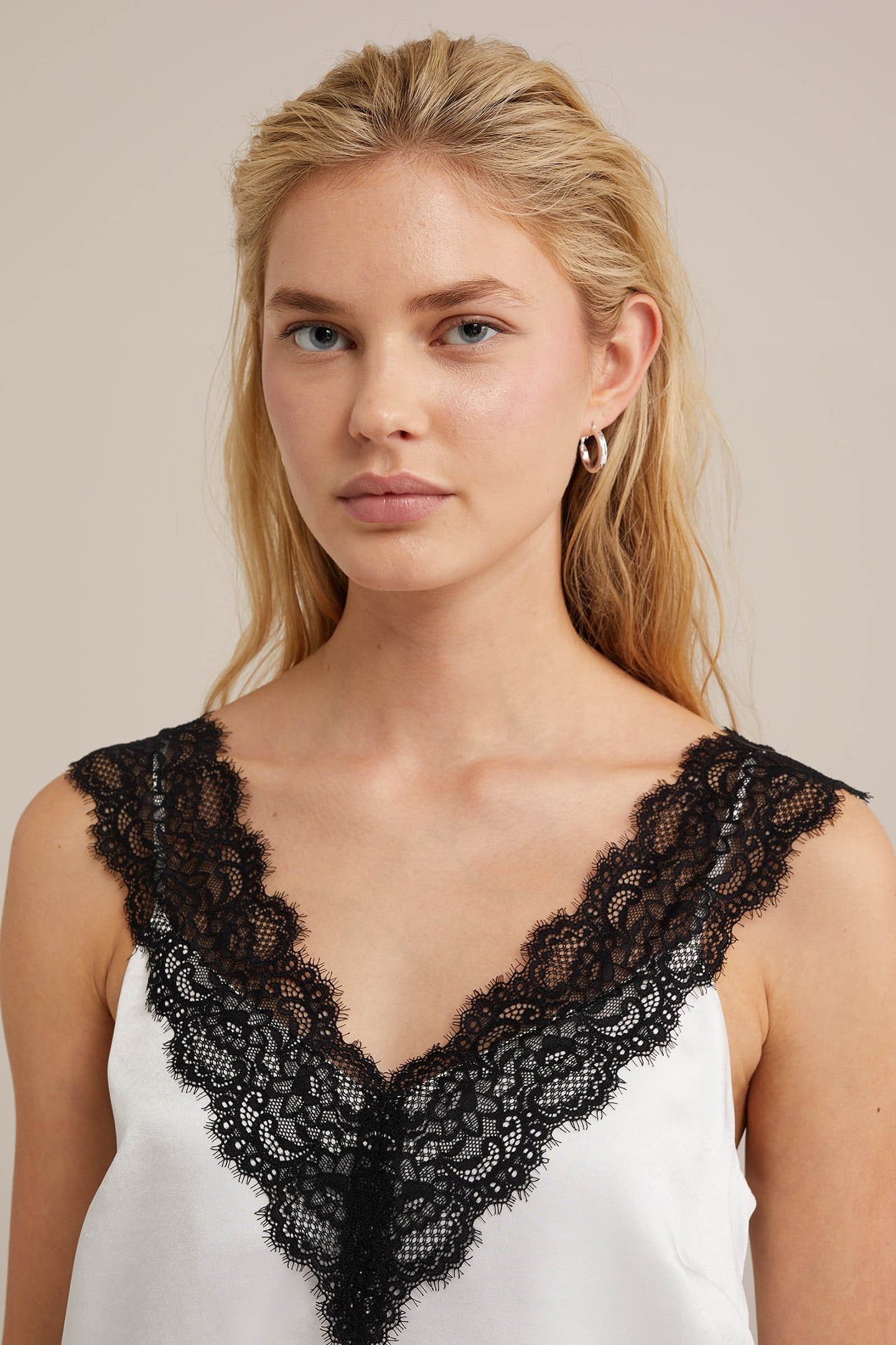 BLOUSE WHITE 4