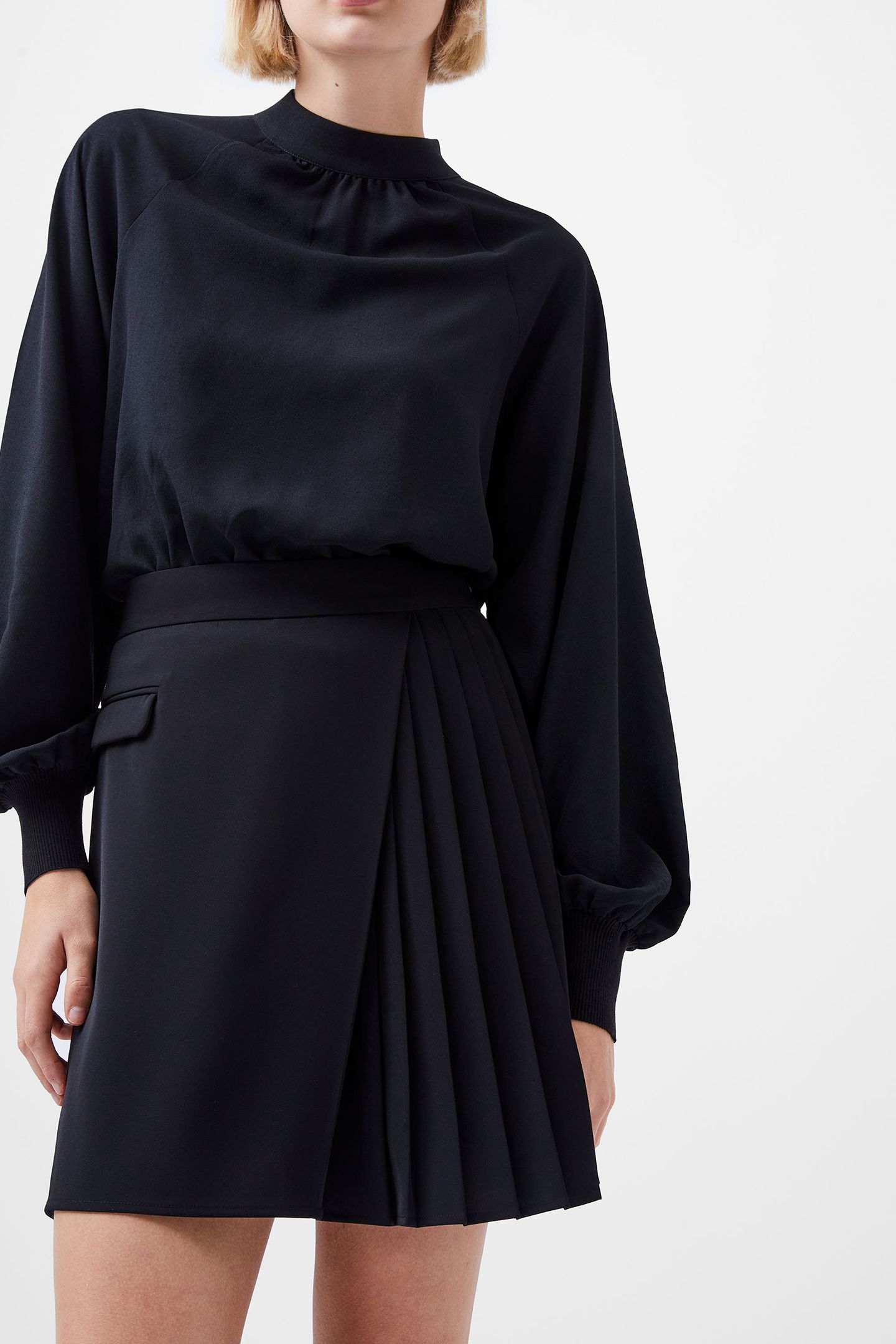 HARRIE SUITING PLEATED SKIRT BLACKOUT 1
