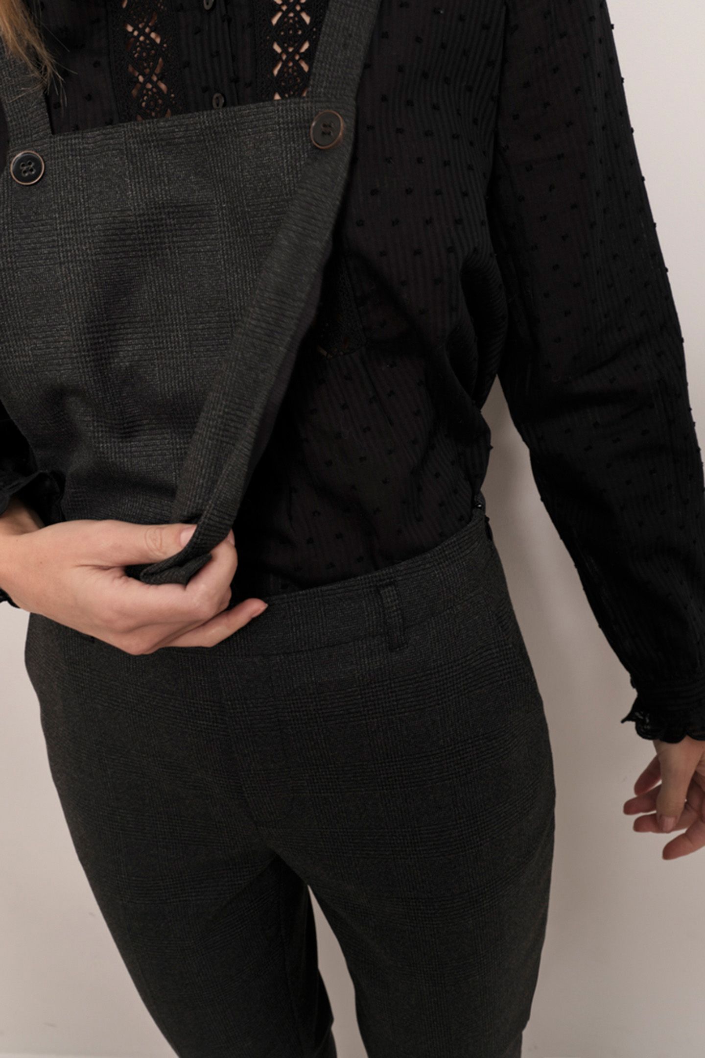 PAX - 7/8TH TROUSERS IN ANTHRACITE WITH PRINCE-OF-THE-GALLER 7