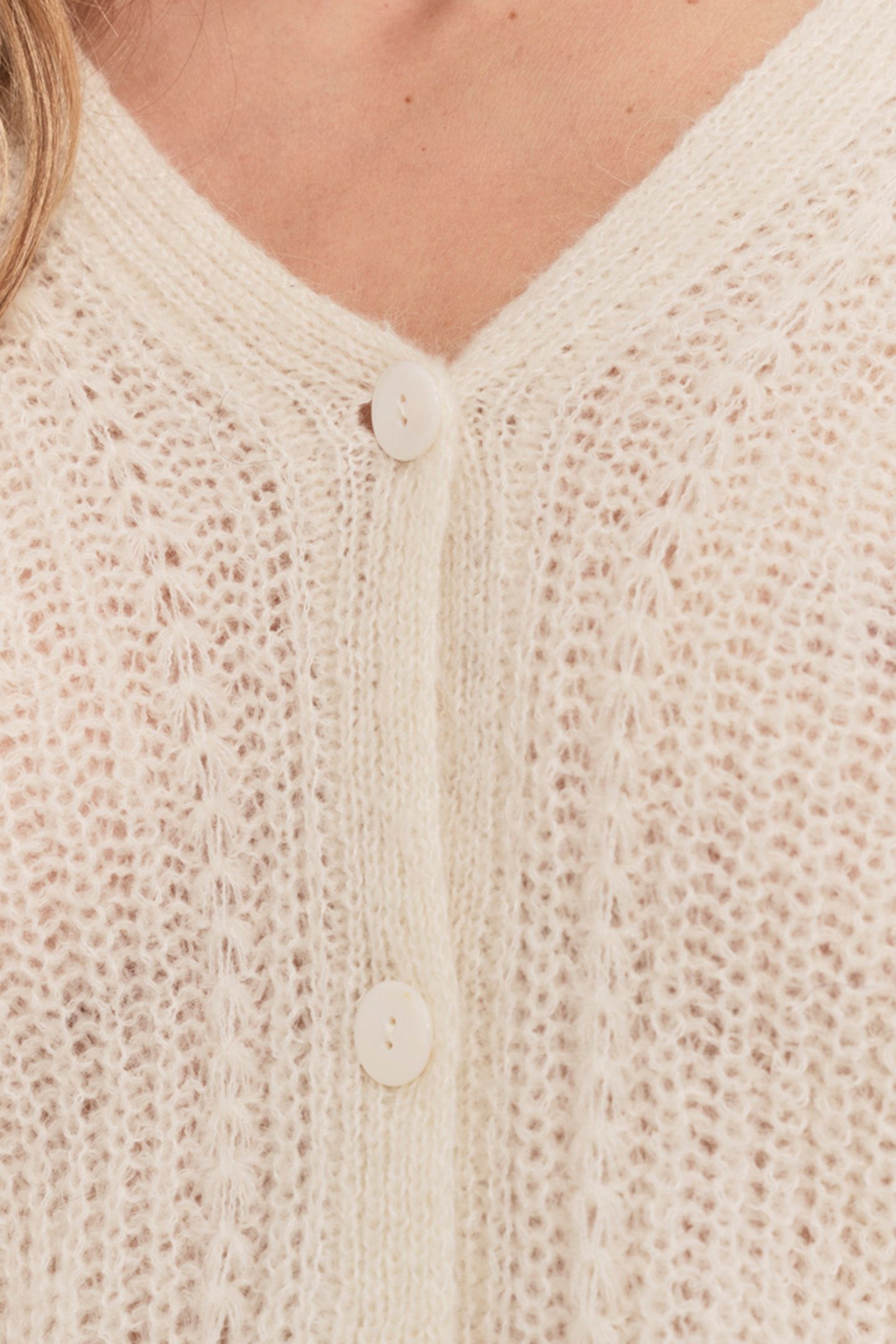 TIM - ECRU DEEP V-NECK KNITTED CARDIGAN 4
