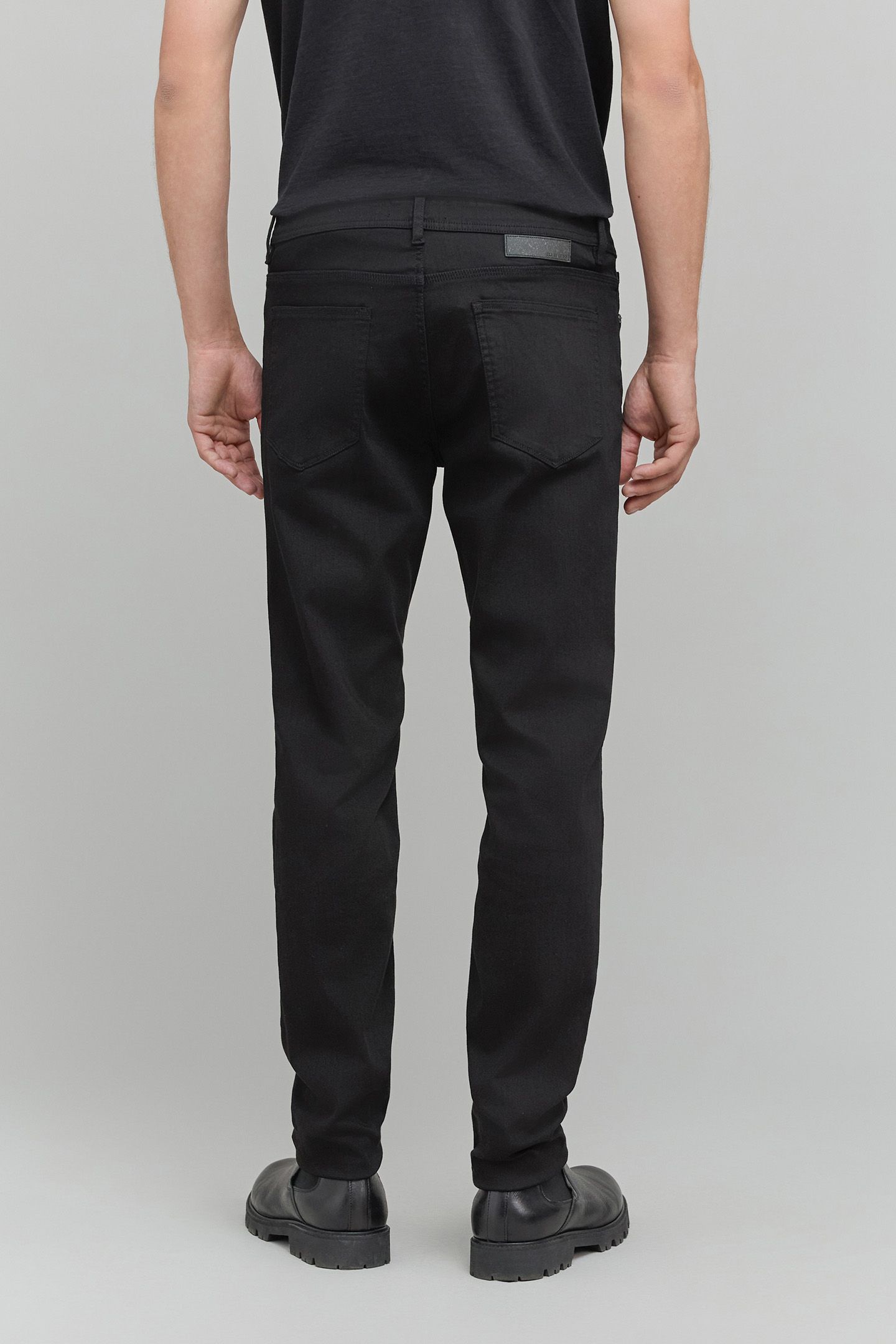 BLACK SLIM WATERLESS ZIGGY JEANS 2