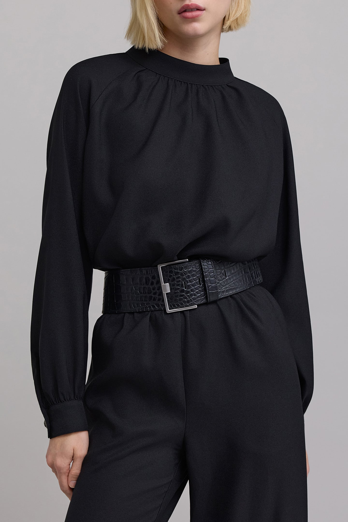 CROCODILE-EFFECT EMBOSSED LEATHER BLACK DRESS BELT 2