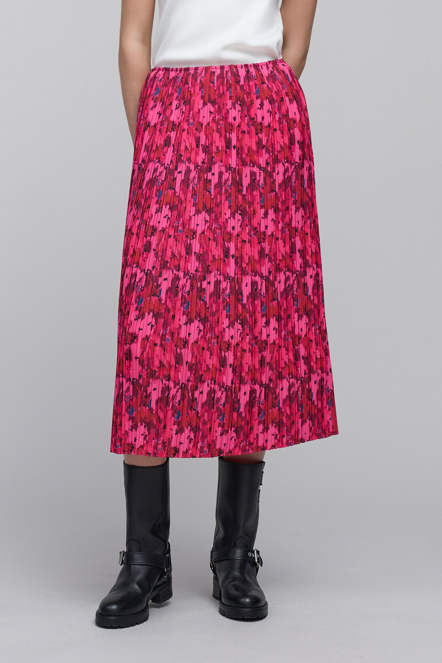 PINK PLEATED SKIRT WITH ORIGAMI FLOWER PRINT 1