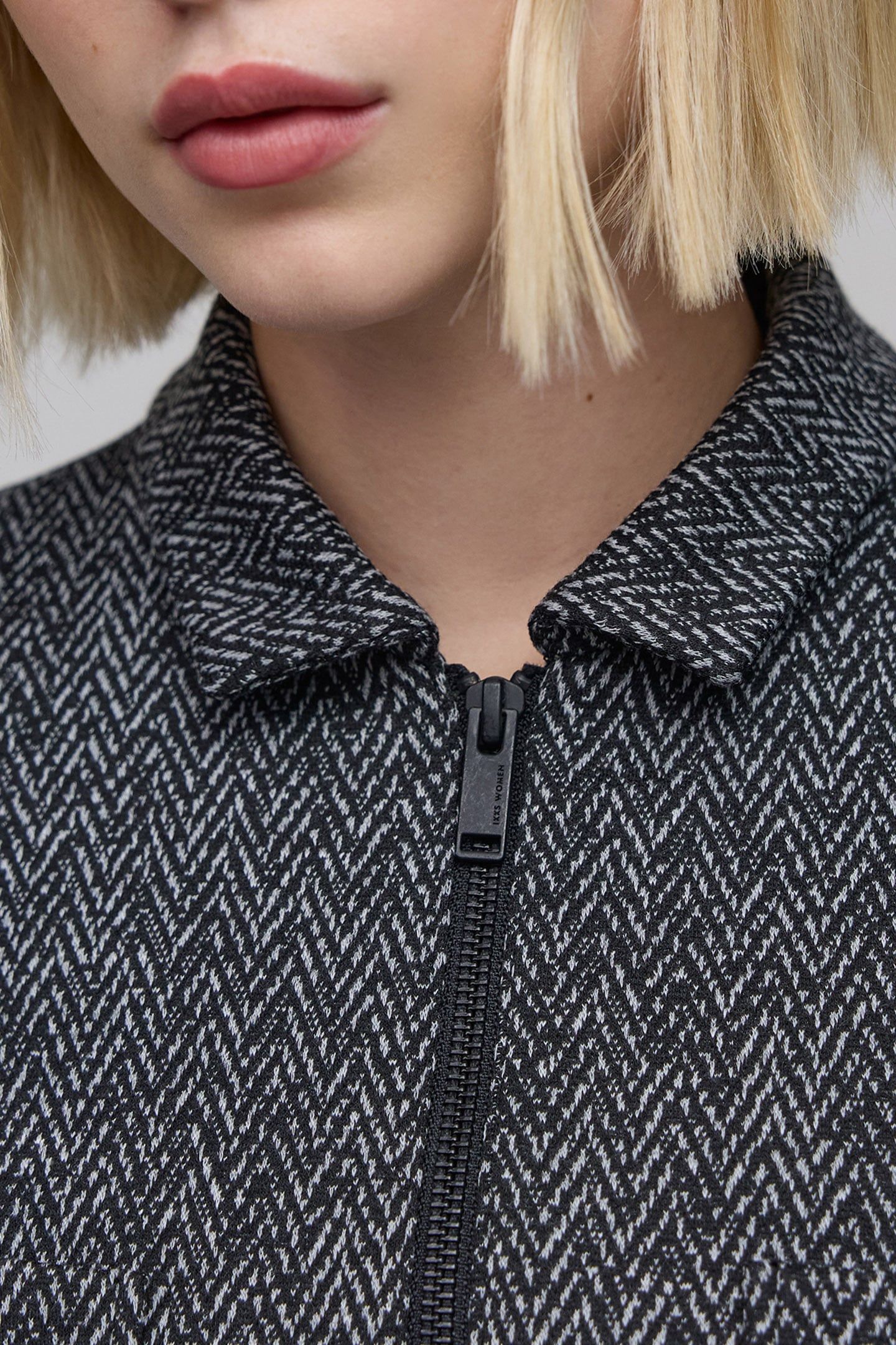 GREY HERRINGBONE-KNIT ZIP-UP JACKET 6