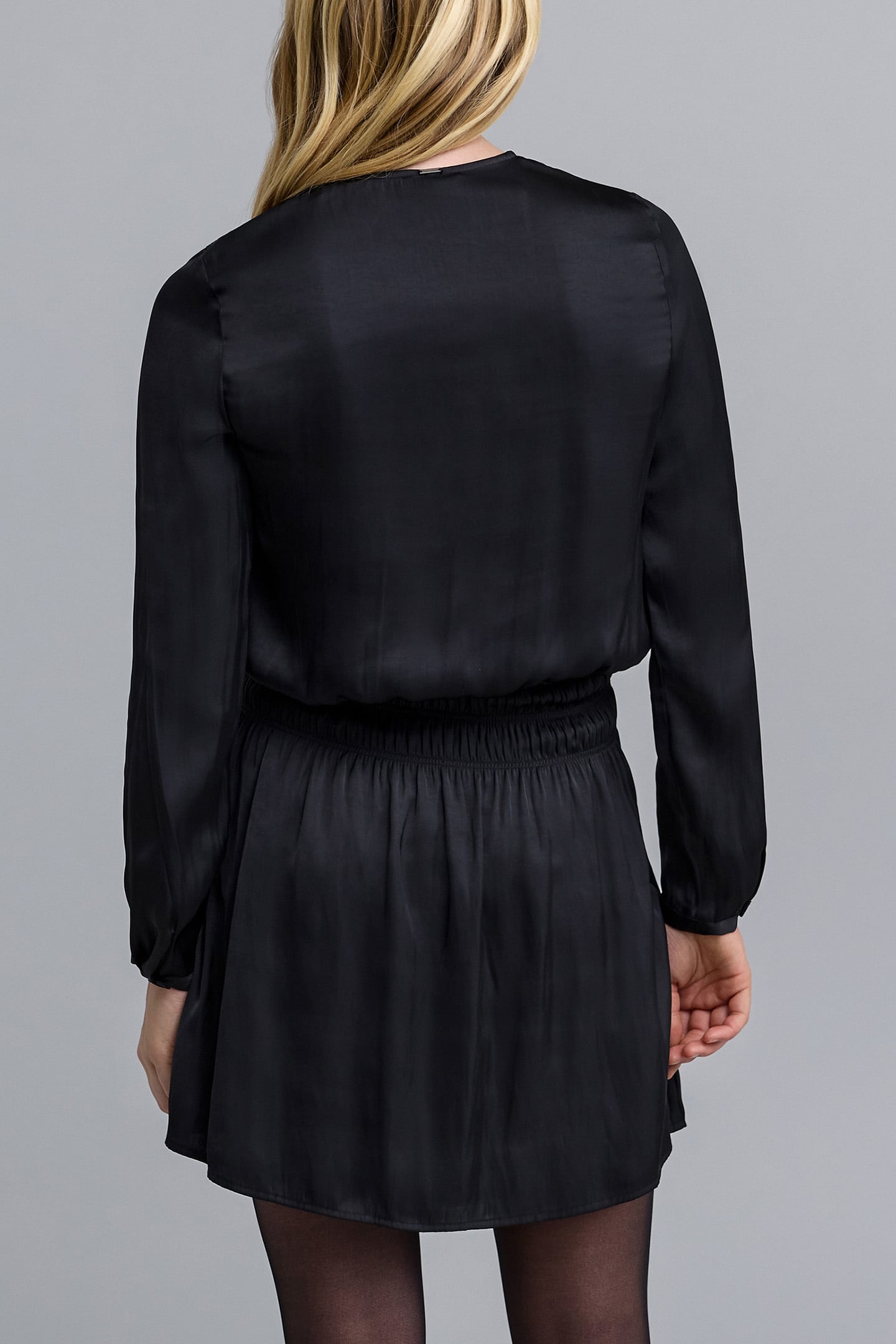 BLACK CRINKLED SMOCKED DRESS 2