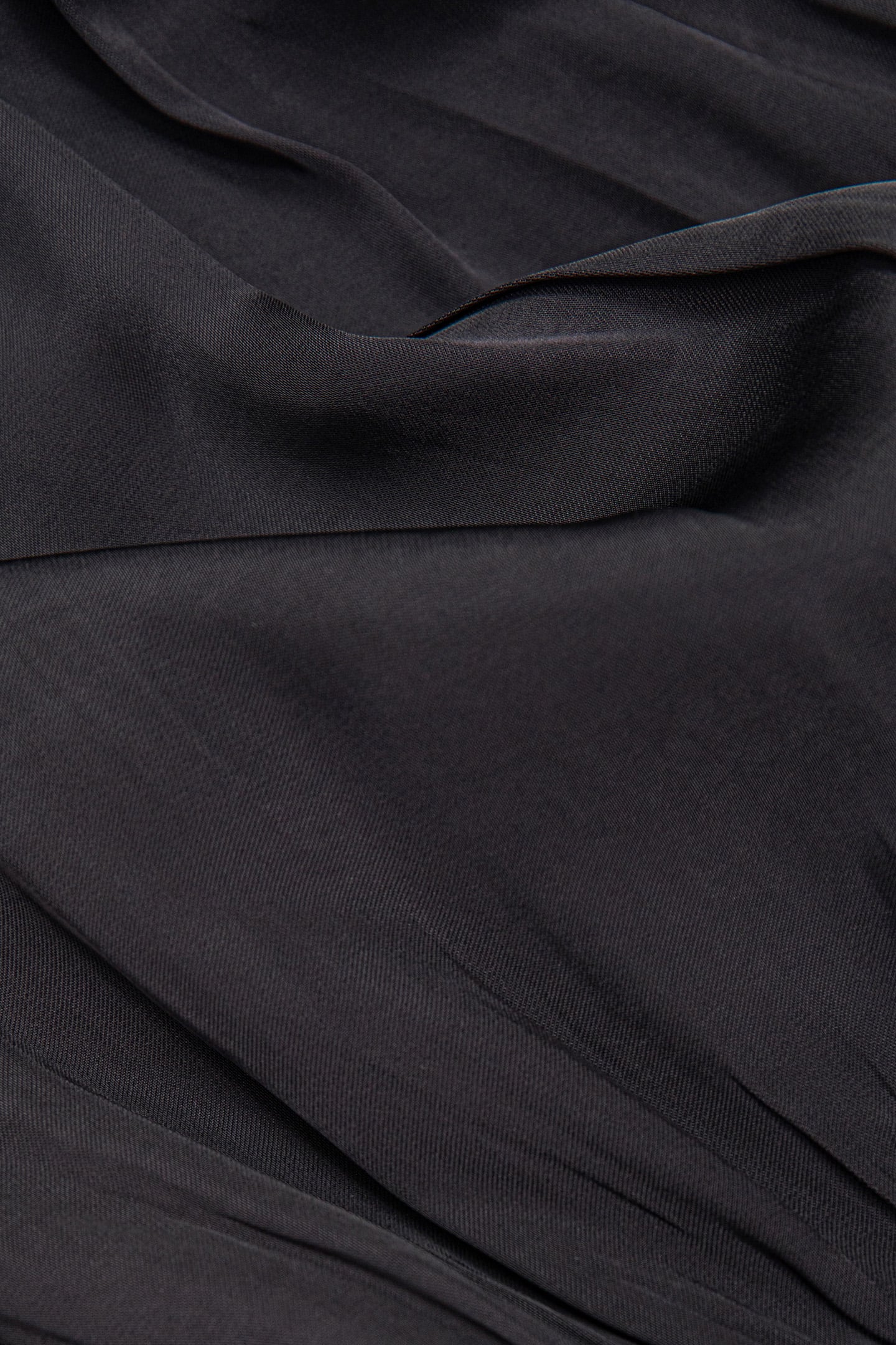 BLACK CRINKLED SMOCKED DRESS 8