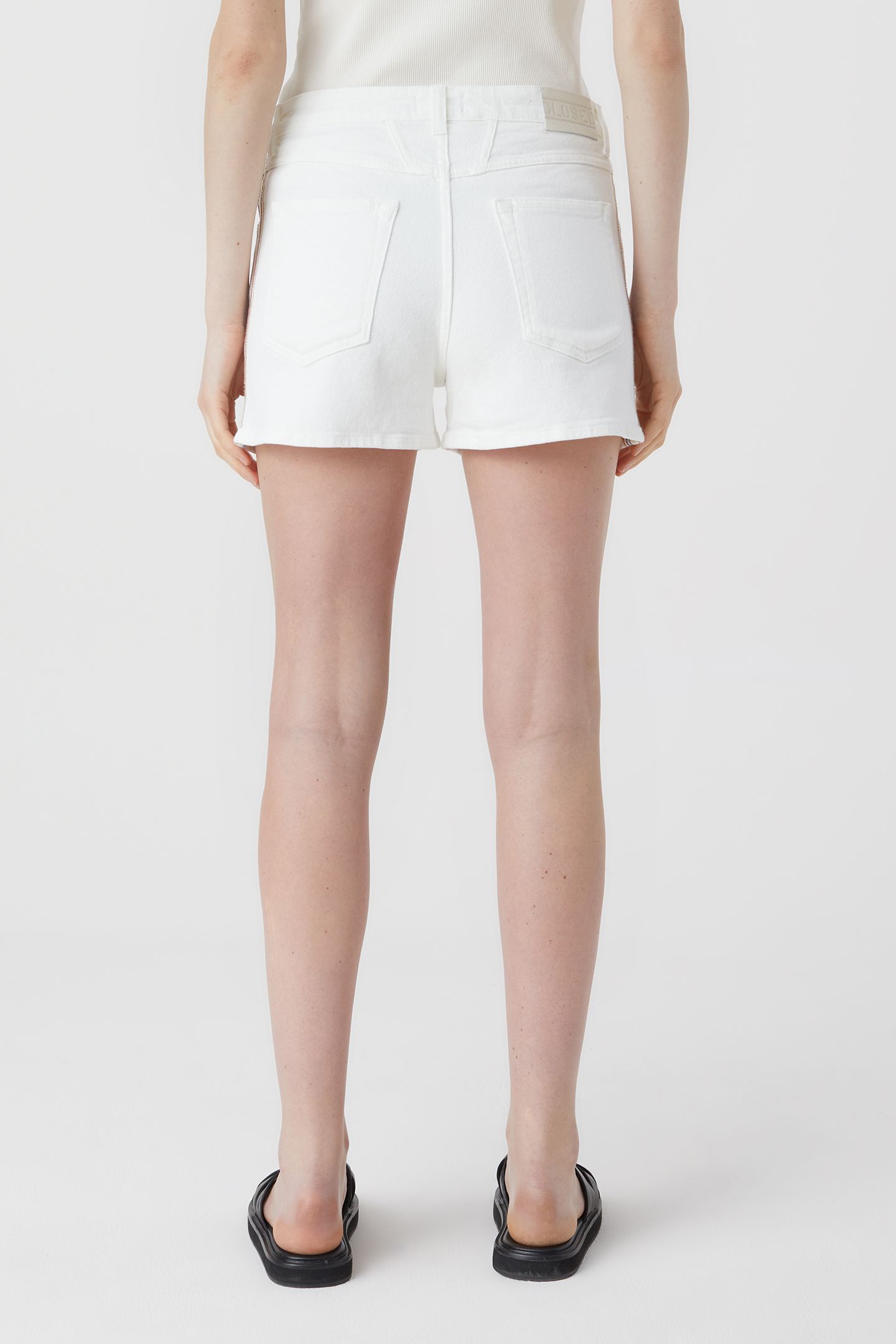 KLAIRE SHORTS WHITE 2