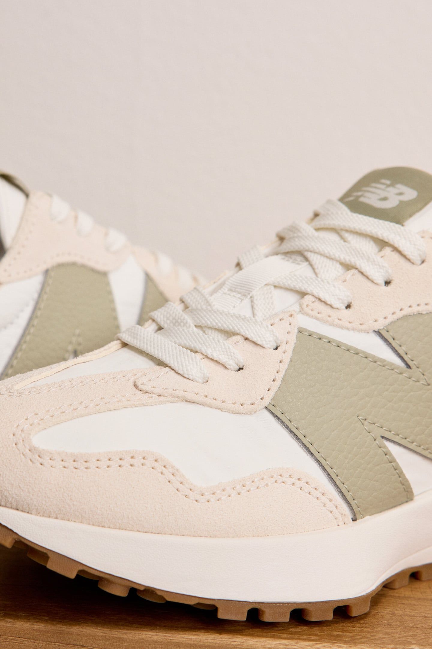 WS327FTB SNEAKERS IN WHITE AND GREEN 10