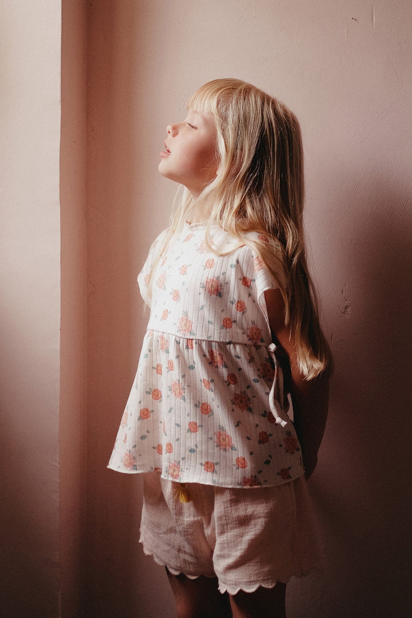 TOP ANGIKA OFF-WHITE FLOWERS 1